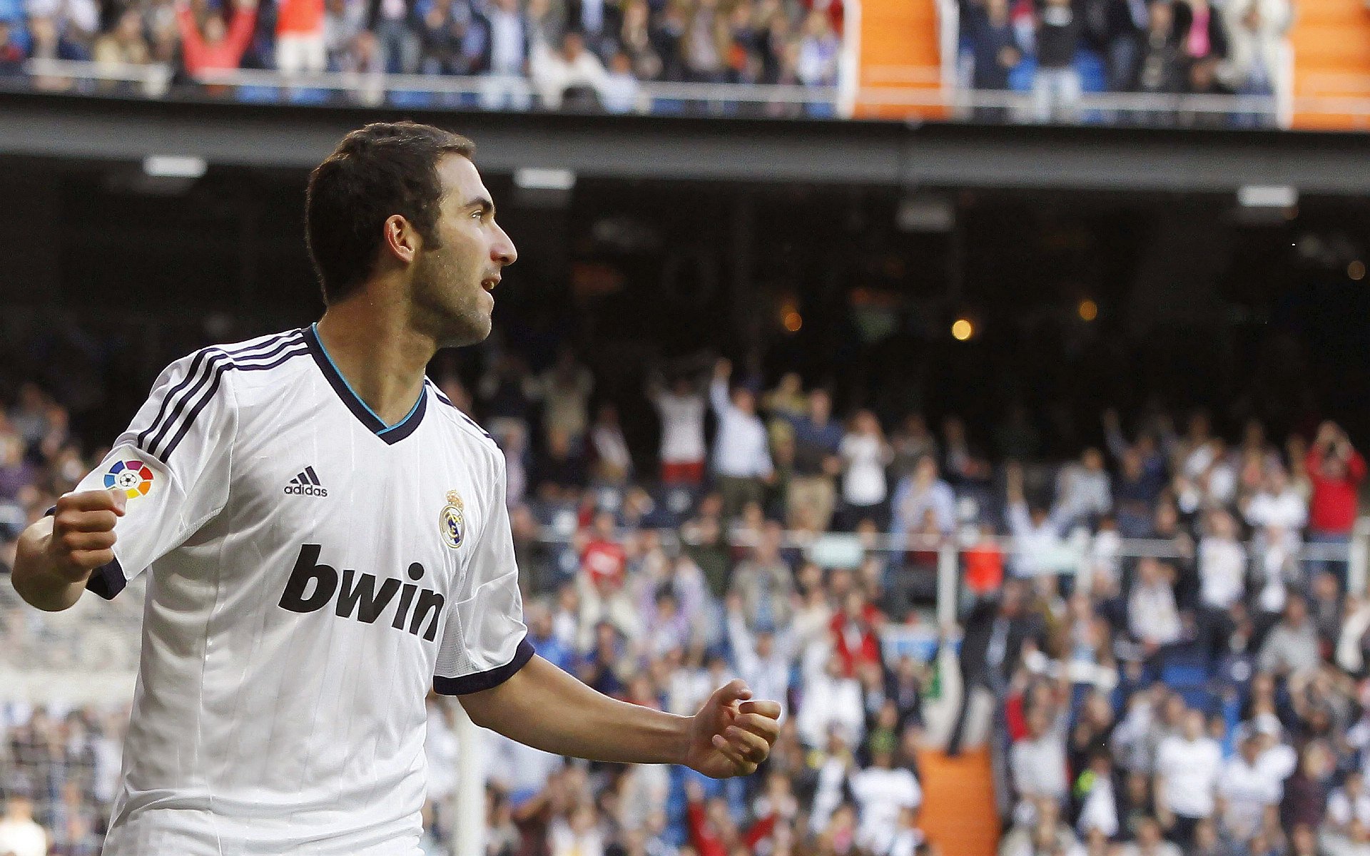 开云体育官网-末节之王！克瓦拉茨赫利亚单骑救主，比利亚雷亚尔上演伊比利亚神话